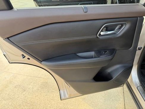 Used 2022 Nissan Rogue Platinum w/ Head-Up Display Package image 14