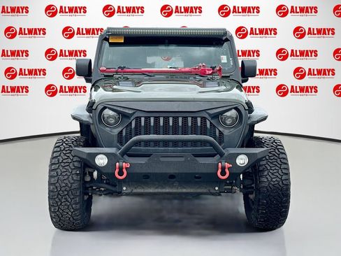 Used 2021 Jeep Wrangler Unlimited Rubicon AWD/4WD image 2