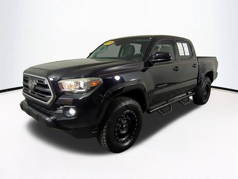 Used 2018 Toyota Tacoma SR5 image 9