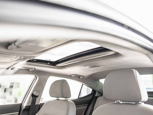 Used 2018 Hyundai Elantra Value Edition w/ Cargo Package image 10