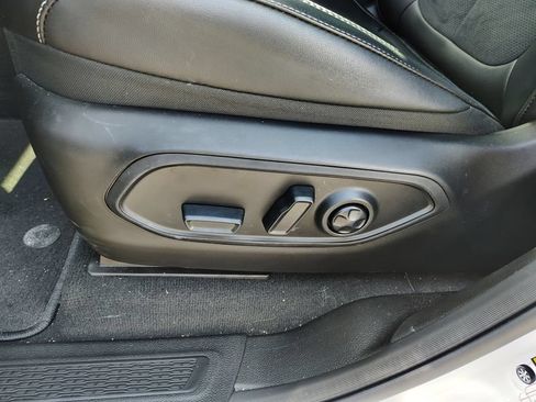 Used 2025 Jeep Grand Cherokee L Altitude AWD/4WD image 9