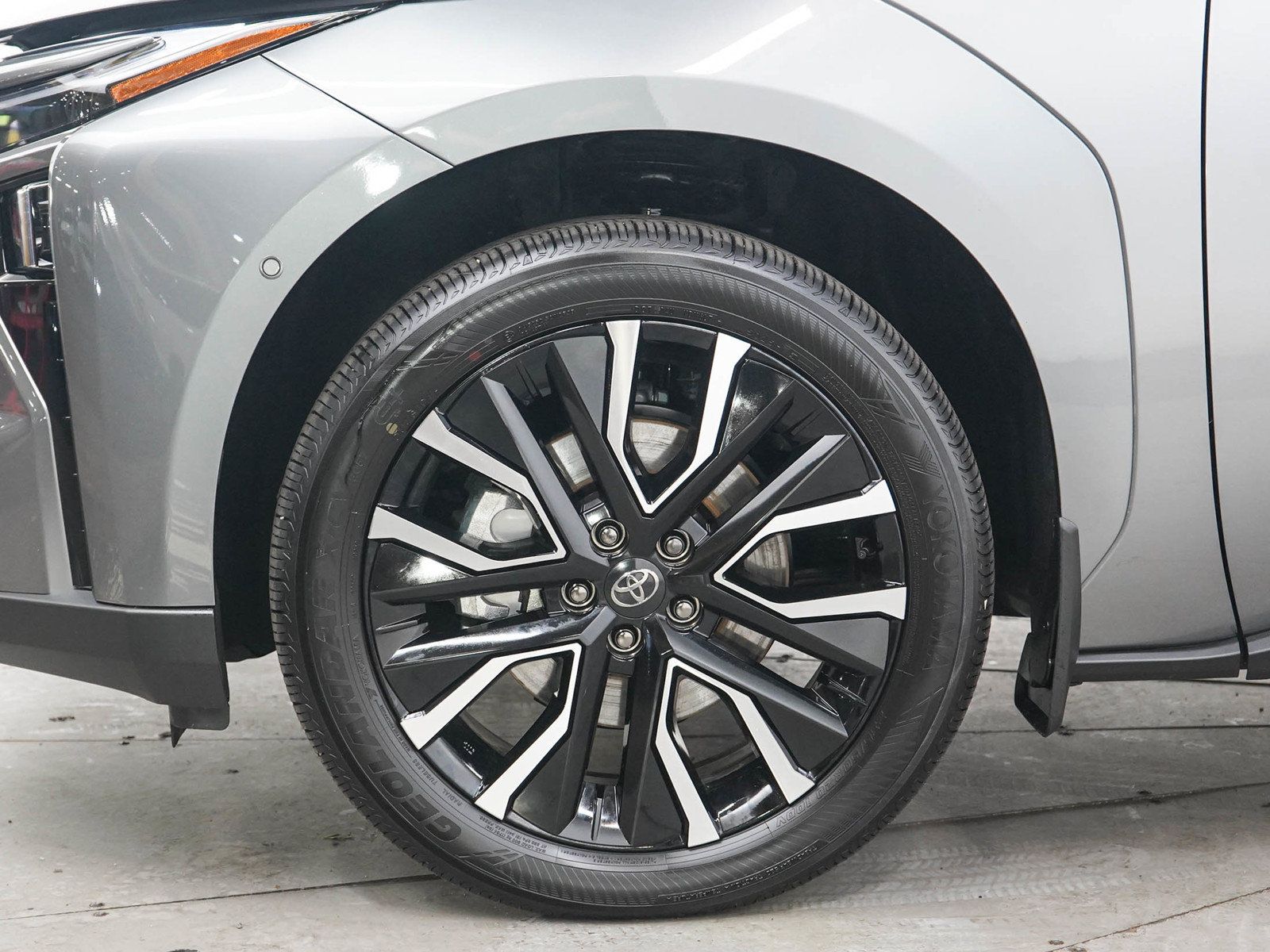 Used 2026 Toyota bZ AWD/4WD image 30