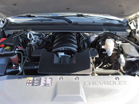Used 2016 Chevrolet Suburban LTZ image 8