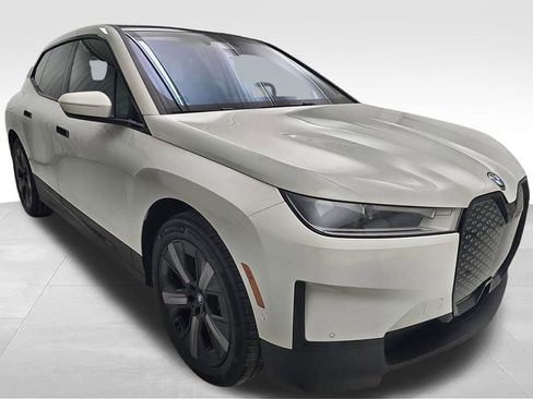 Used 2025 BMW iX xDrive50 image 2