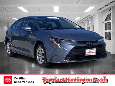 Certified 2025 Toyota Corolla LE image 1