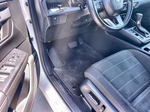 Used 2025 Honda CR-V Sport image 3