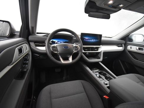 Used 2025 Ford Explorer Active image 12