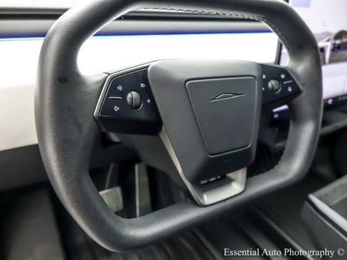 Used 2024 Tesla Cybertruck AWD Crew Cab image 16