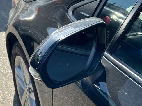 Used 2019 Toyota Corolla SE FWD image 8