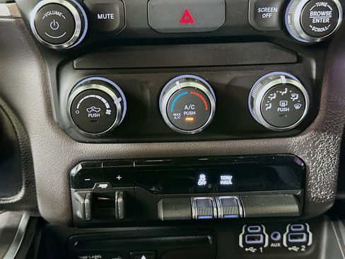 Used 2019 RAM 1500 Big Horn image 23