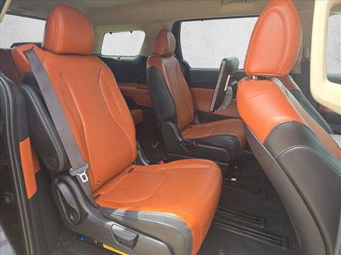 Used 2023 Kia Carnival SX FWD image 19
