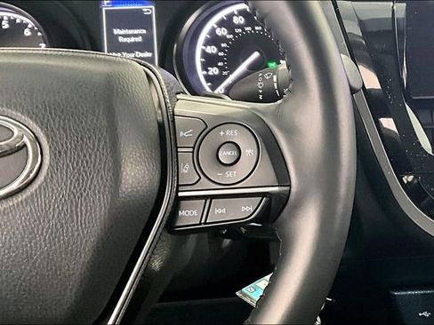 Used 2024 Toyota Camry SE image 12