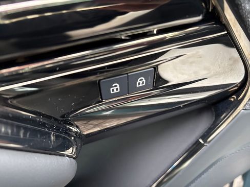 Used 2025 Land Rover Range Rover Sport Dynamic SE image 14