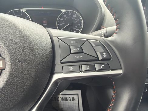 Used 2025 Nissan Sentra SR FWD image 30
