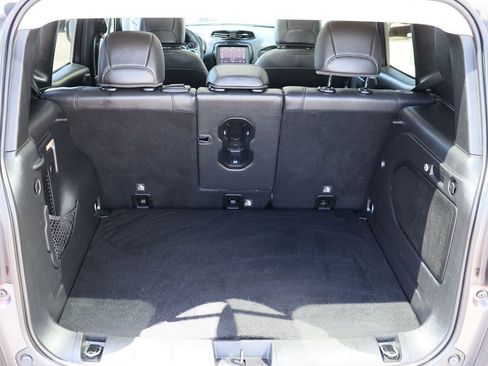 Used 2019 Jeep Renegade Trailhawk AWD/4WD image 23