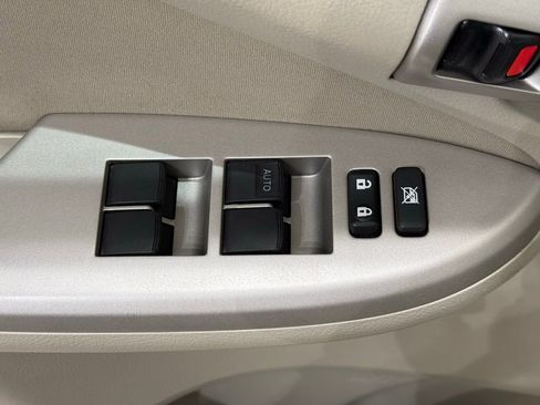 Used 2013 Toyota Corolla LE w/ Preferred Accessory Pkg #2 image 14