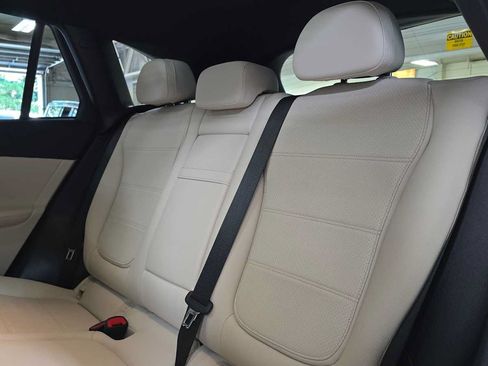 Used 2023 Mercedes-Benz GLC 300 4MATIC image 17