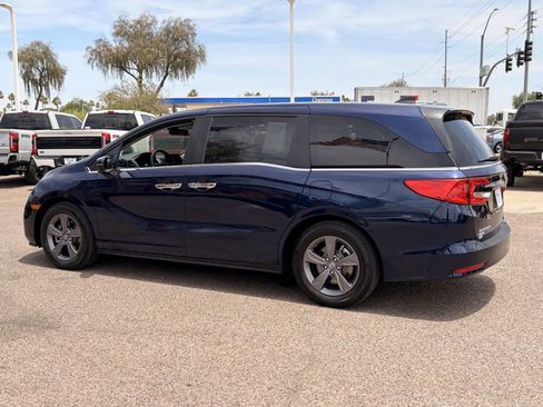 Used 2023 Honda Odyssey EX image 3