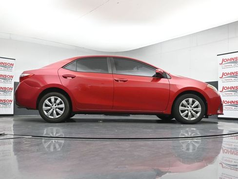 Used 2016 Toyota Corolla LE FWD image 38