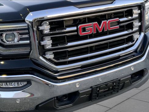 Used 2018 GMC Sierra 1500 SLT AWD/4WD image 28