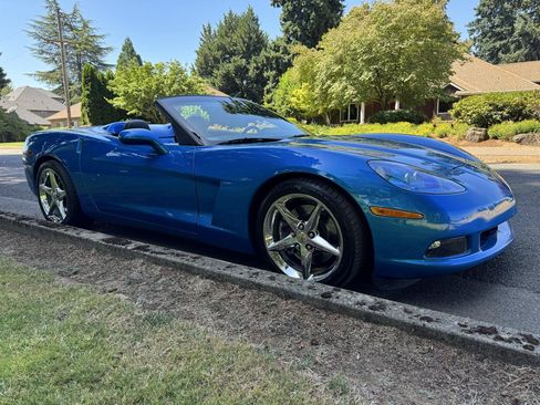 Used 2011 Chevrolet Corvette Convertible w/ Preferred Equipment Group RWD image 8