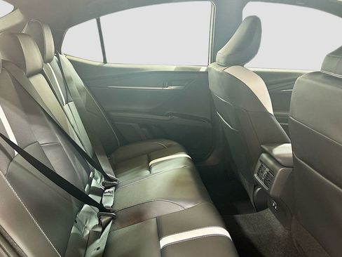 New 2026 Toyota Camry Hybrid FWD image 25