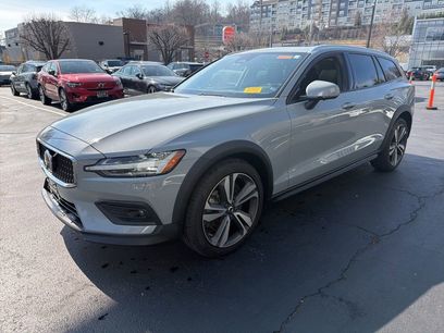 Certified 2024 Volvo V60 B5 Cross Country Plus w/ Protection Package Premier