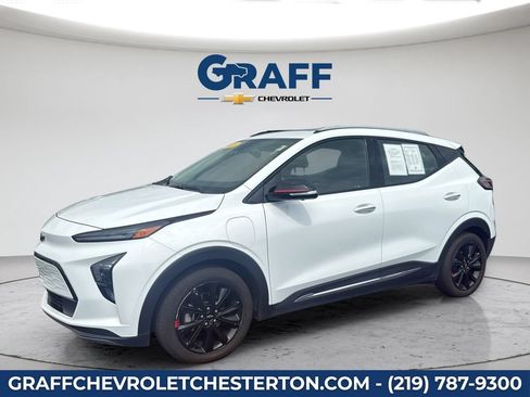 Used 2023 Chevrolet Bolt EUV Premier w/ Sun & Sound Package FWD image 13