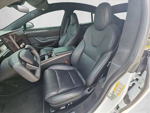Used 2022 Tesla Model S image 16