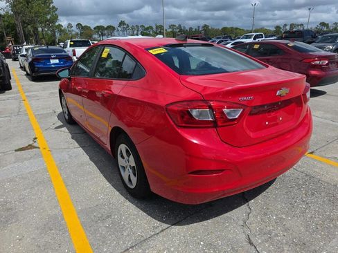 Used 2018 Chevrolet Cruze LS image 4