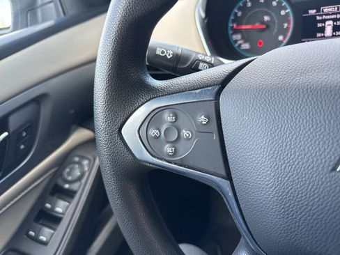 Used 2022 Chevrolet Traverse LS image 34