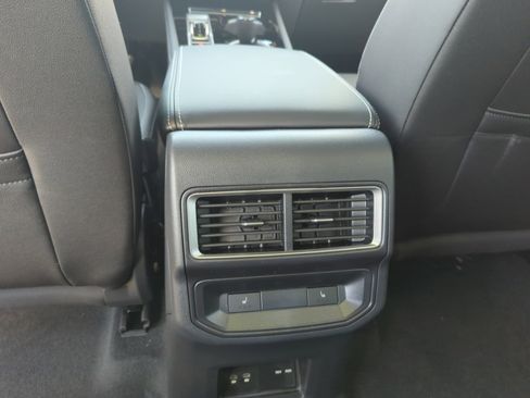 New 2026 Volkswagen Atlas Cross Sport SEL AWD/4WD image 30