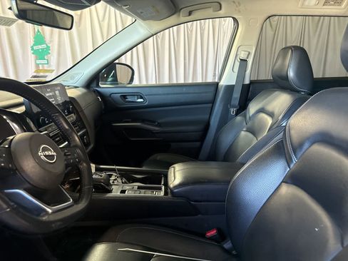 Used 2024 Nissan Pathfinder SL w/ SL Premium Package FWD image 21