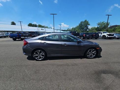 Used 2020 Honda Civic Touring image 10