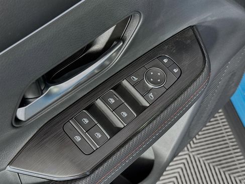 Used 2026 Nissan Kicks SR w/ SR Premium Package FWD image 19