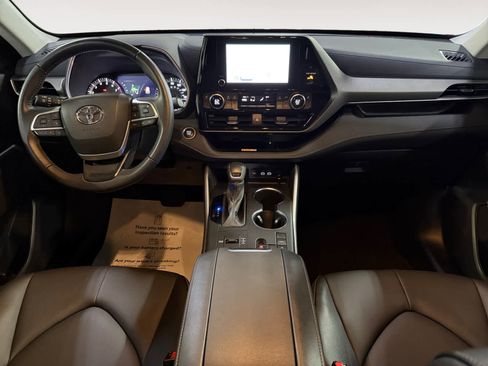 Used 2024 Toyota Highlander XLE image 14