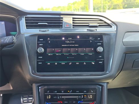 Used 2022 Volkswagen Tiguan SE R-Line FWD image 26