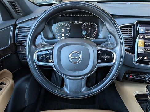 Used 2017 Volvo XC90 T6 Momentum w/ Vision Package image 19