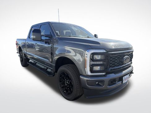Used 2026 Ford F350 Lariat w/ Black Appearance Package image 4