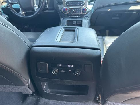 Used 2019 Chevrolet Suburban LT image 16
