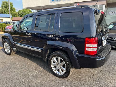 Used 2011 Jeep Liberty Limited w/ Tire & Wheel Group AWD/4WD image 12