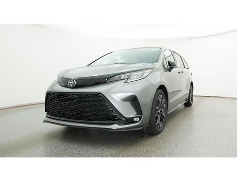 New 2026 Toyota Sienna XSE FWD image 32