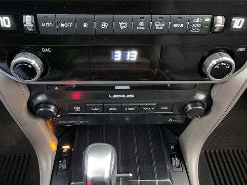 Used 2023 Lexus GX 460 Premium w/ Premium Package image 31