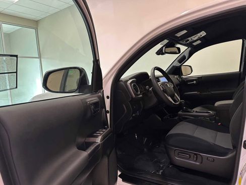 Certified 2023 Toyota Tacoma TRD Off-Road w/ Technology Package AWD/4WD image 22