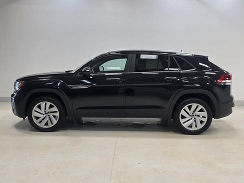 Used 2023 Volkswagen Atlas Cross Sport SE FWD image 3