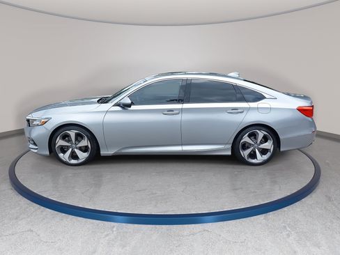 Used 2019 Honda Accord Touring image 8