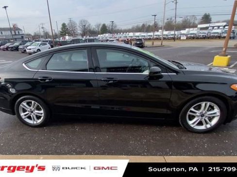 Used 2018 Ford Fusion SE w/ Fusion SE Technology Package image 11