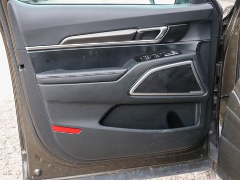 Used 2025 Kia Telluride S image 10