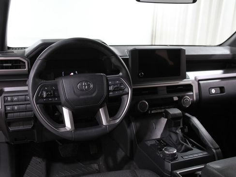 Used 2025 Toyota 4Runner SR5 image 6