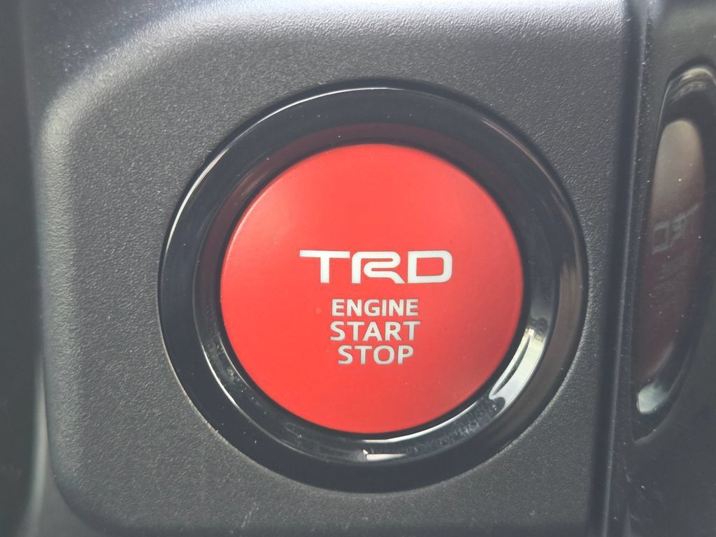 Used 2025 Toyota 4Runner TRD Off-Road Premium w/ Tow Technology Package AWD/4WD image 40